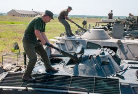 Special meeting with the crews of armored personnel carriers and military unit 2276