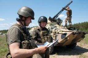 Special meeting with the crews of armored personnel carriers and military unit 2276