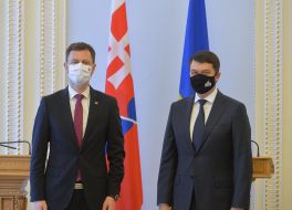 Dmytro Razumkov, Eduard Heger