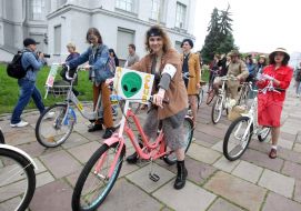 Учасники весняного Ретро Круїзу