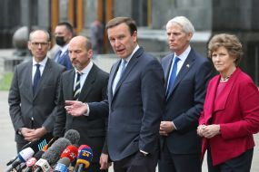 Крістофер Мерфі, Роб Портман Джин Шахін