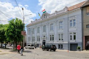 The facade of the former building of the Austro-Hungarian Bank, and now the Hungarian House