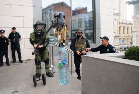 Tactical and special exercises at the Nikolsky shopping and entertainment center in Kharkiv