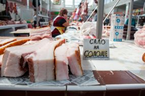 Lard on the counter at the Central Market in Kharkov