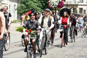 Retro bicycle promenade "Batyry on rovers" in Lviv