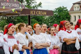 Participants in the reproduction of ancient wedding traditions "Wedding in Uzhgorod"