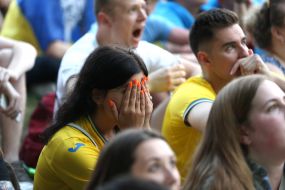 Fans in the fan zone in Kyiv