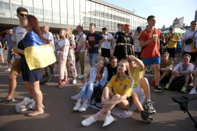 Fans in the fan zone in Kyiv