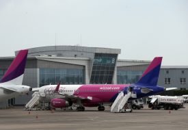 Самолет в аэропорту "Киев"