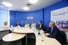 Press briefing participants