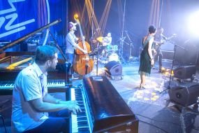 Daniel Gassin crossover band