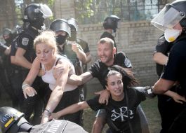 Clash between LGBT rave opponents and law enforcement