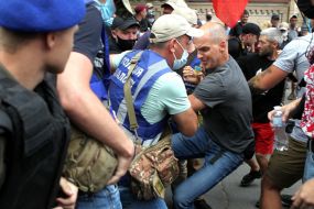 Clash between LGBT rave opponents and law enforcement