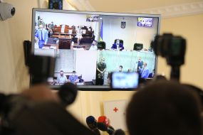 Journalists are watching a closed court hearing on the election of a measure of restraint for Mykola Chaus