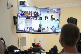 Journalists are watching a closed court hearing on the election of a measure of restraint for Mykola Chaus