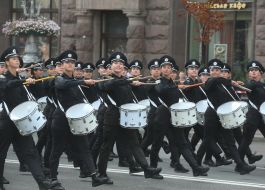 Колона барабанщиків