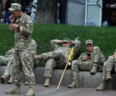 Военнослужащие