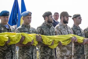The ceremony of raising the largest flag of Ukraine