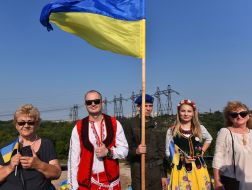 Церемония поднятия Государственного флага Украины на острове Хортица