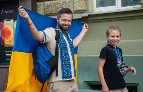 Parade of embroidered shirts for the Day of the State Flag of Ukraine