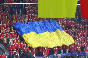 Fans unfurled a giant Ukrainian flag on the podium