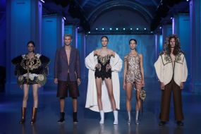 Показ коллекций победителей конкурса молодых дизайнеров "Взгляд в будущее"