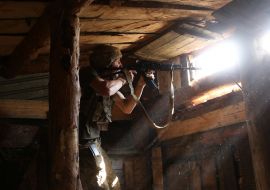 Ukrainian servicemen