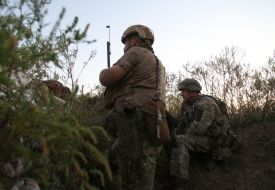 Ukrainian servicemen