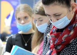 Visitors wearing respiratory masks during the book fair