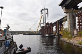 Construction of a cable-stayed bridge in Zaporizhia