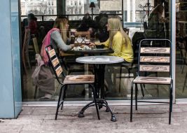 Girls in a coffee shop in Kharkov