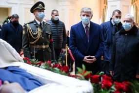 Rinat Akhmetov, Oleksandr Lukyanchenko