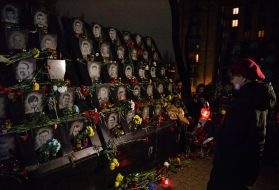 Honoring the memory of the Heroes of the Heavenly Hundred