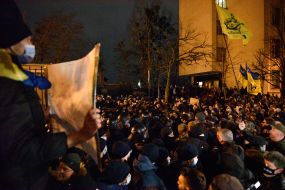 Honoring the memory of the Heroes of the Heavenly Hundred