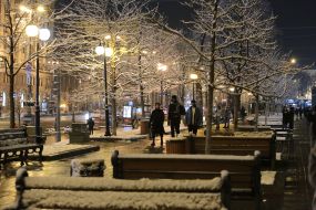 Passers-by on a snowy street in Kiev