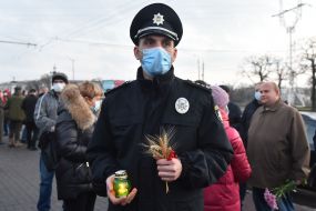 Law enforcement officer in a medical mask