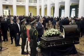 Farewell ceremony with Alexander Omelchenko