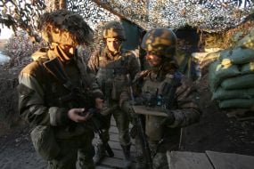Ukrainian servicemen