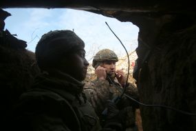 Ukrainian servicemen