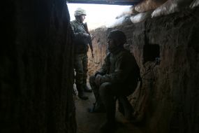 Ukrainian servicemen