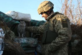 Ukrainian servicemen