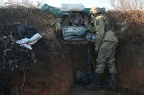Ukrainian servicemen