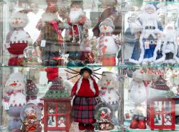 Figures of Santa Claus and snowmen