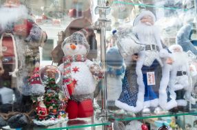 Figures of Santa Claus and snowmen