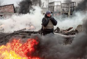 The territorial defense fighter passes the obstacle course