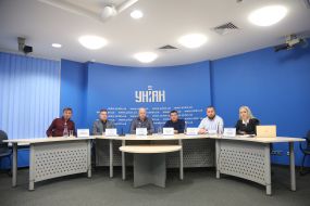 Валентин Ренчковський, Йоганнес Ванденбоорн, Володимир Шрамко, Олександр Дерій, Владислав Нагірняк та Світлана Руденко