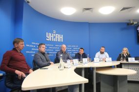 Валентин Ренчковський, Йоганнес Ванденбоорн, Володимир Шрамко, Олександр Дерій, Владислав Нагірняк та Світлана Руденко