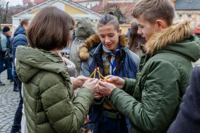 Участники "Пласта" во время церемонии передачи Вифлеемского огня мира