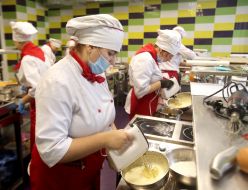 Учебный процесс в Учебно-практическом центре кулинарии и кейтеринга