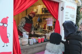 Новорічно-різдвяне містечко біля Офісу Президента у Києві